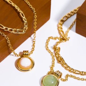 Copper-14K-Gold-Pleated-Round-Shape-Aventurine-Pendant-Necklace