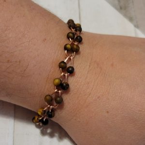 Handmade-Copper-Horseshoe-Link-Bracelet-with-Tigers-Eye-Beads